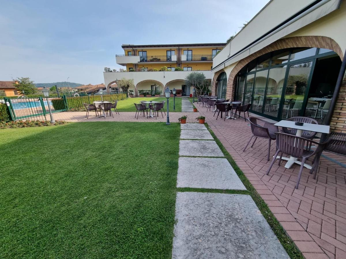 Le Terrazze Sul Lago Hotel & Residence Padenghe sul Garda Exterior photo
