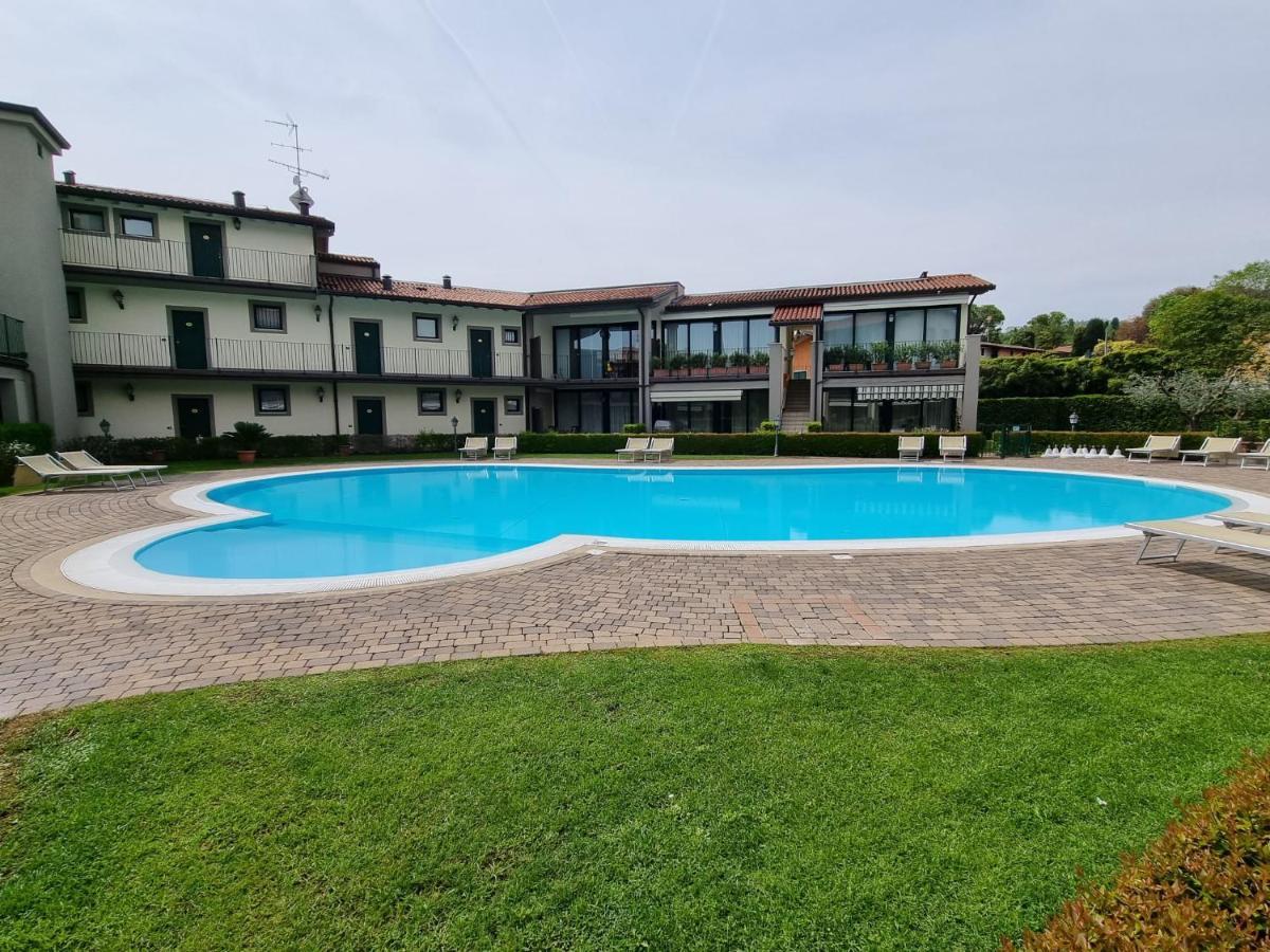 Le Terrazze Sul Lago Hotel & Residence Padenghe sul Garda Exterior photo
